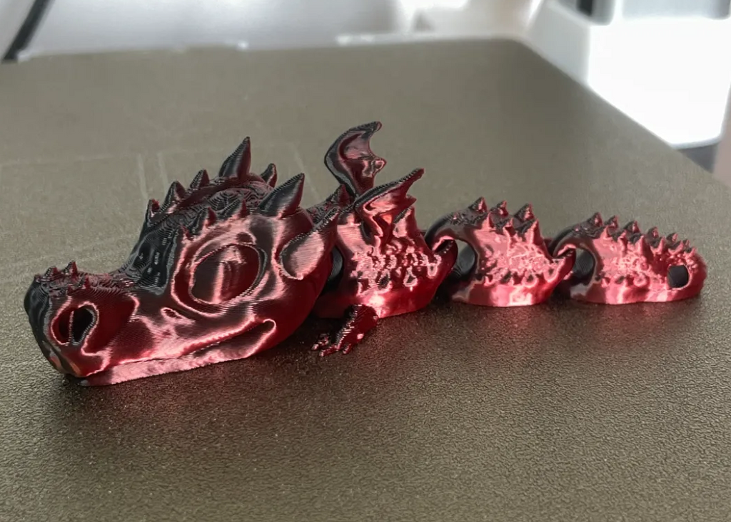 Uroczy Ruchomy Smok 3D